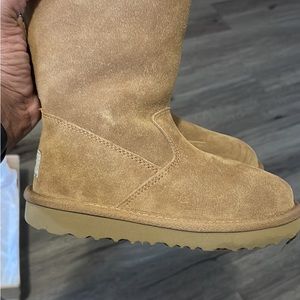 Toddler girl uggs size 11